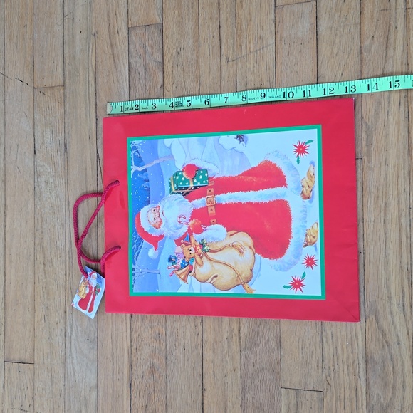 Set of 3 Holiday Gift Bags Santa Claus Gift Bags Christmas Gift Bags Gift Wrap - Picture 6 of 9